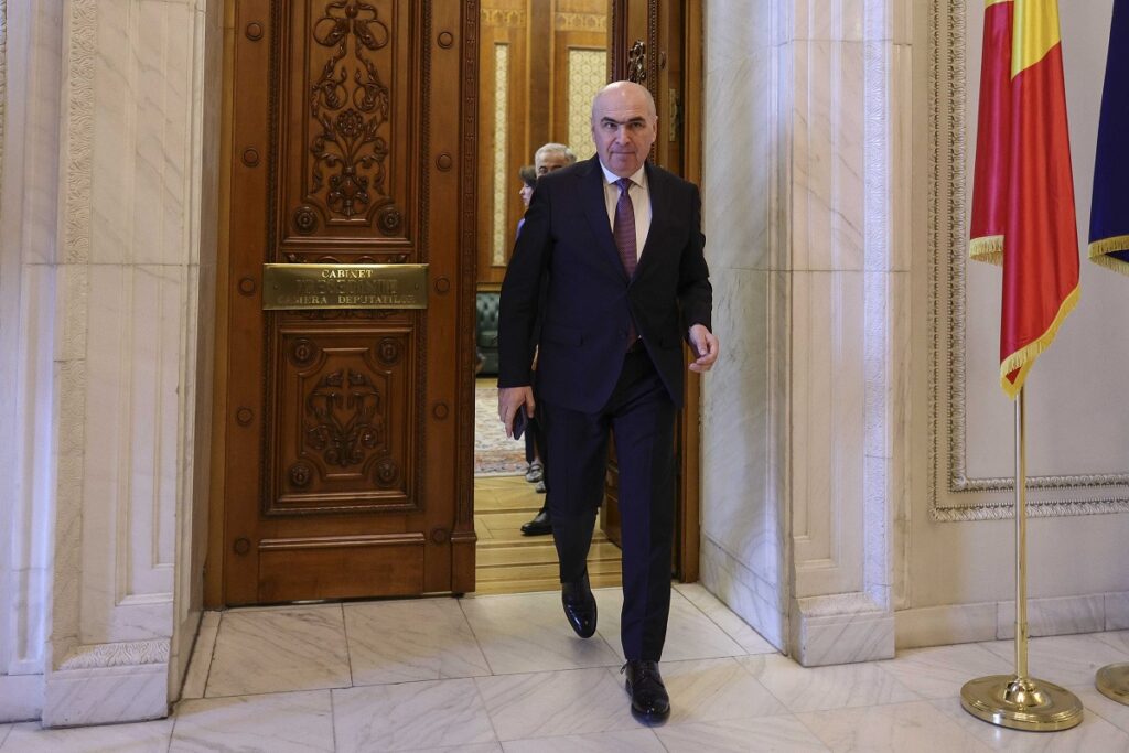 Ilie Bolojan, la TVR: ”Deficitele sunt ca niște boli, întâi tratamentul îți face rău ca să-ți fie mai bine după / Vom convoca o sesiune parlamentară extraordinară” / Ultima zi în care Nicușor Dan ar fi putut desemna un nou premier înaintea vacanței parlamentare