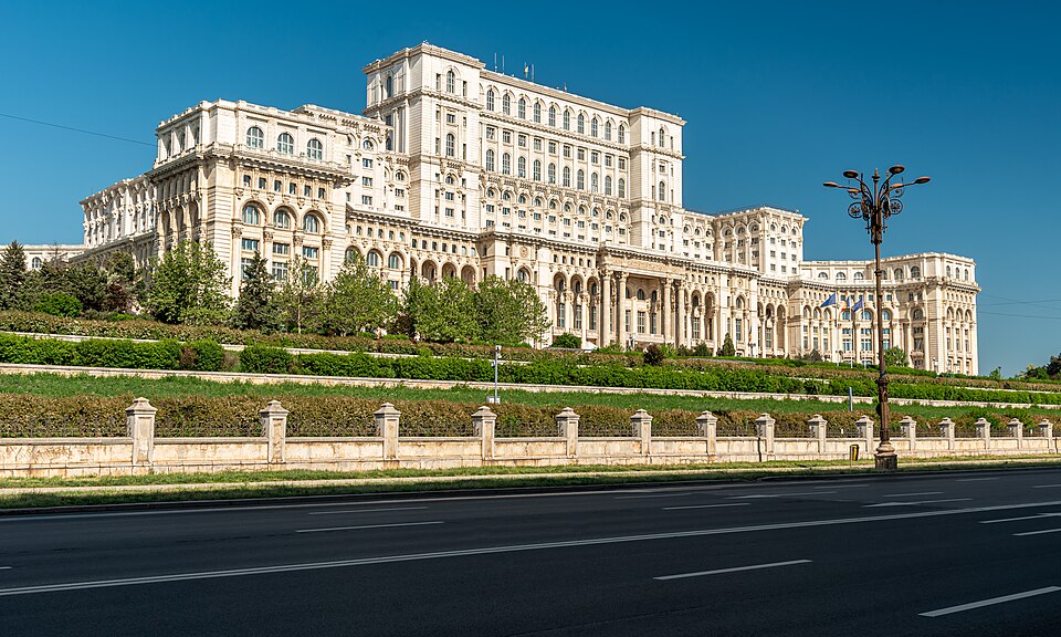 Bogăția politicienilor ținută la secret. Averile politicienilor nu vor mai fi complet publice. Parlamentarii au decis o nouă formă a declarațiilor de avere