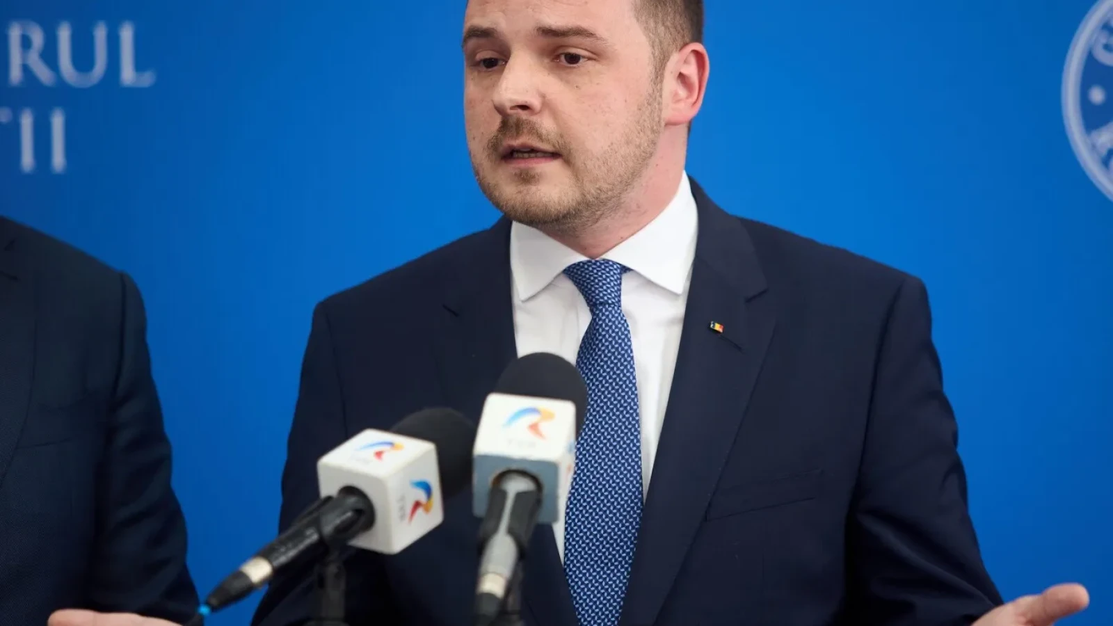 Alexandru Rogobete, în plină grevă: 'La lipsă de viziune se adaugă ambiţia croitoraşului cel viteaz, Bolojan, care a ajuns acum să peticească, că nu mai are ce să taie'