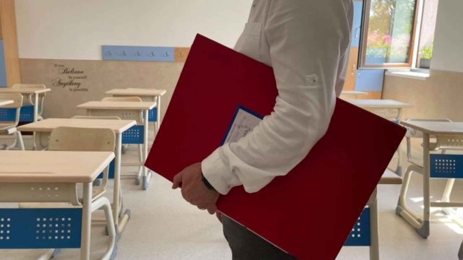 Bonus de 1.500 de lei net pentru profesori: Prima de carieră didactică a trecut de Parlament pentru anul școlar 2026-2027