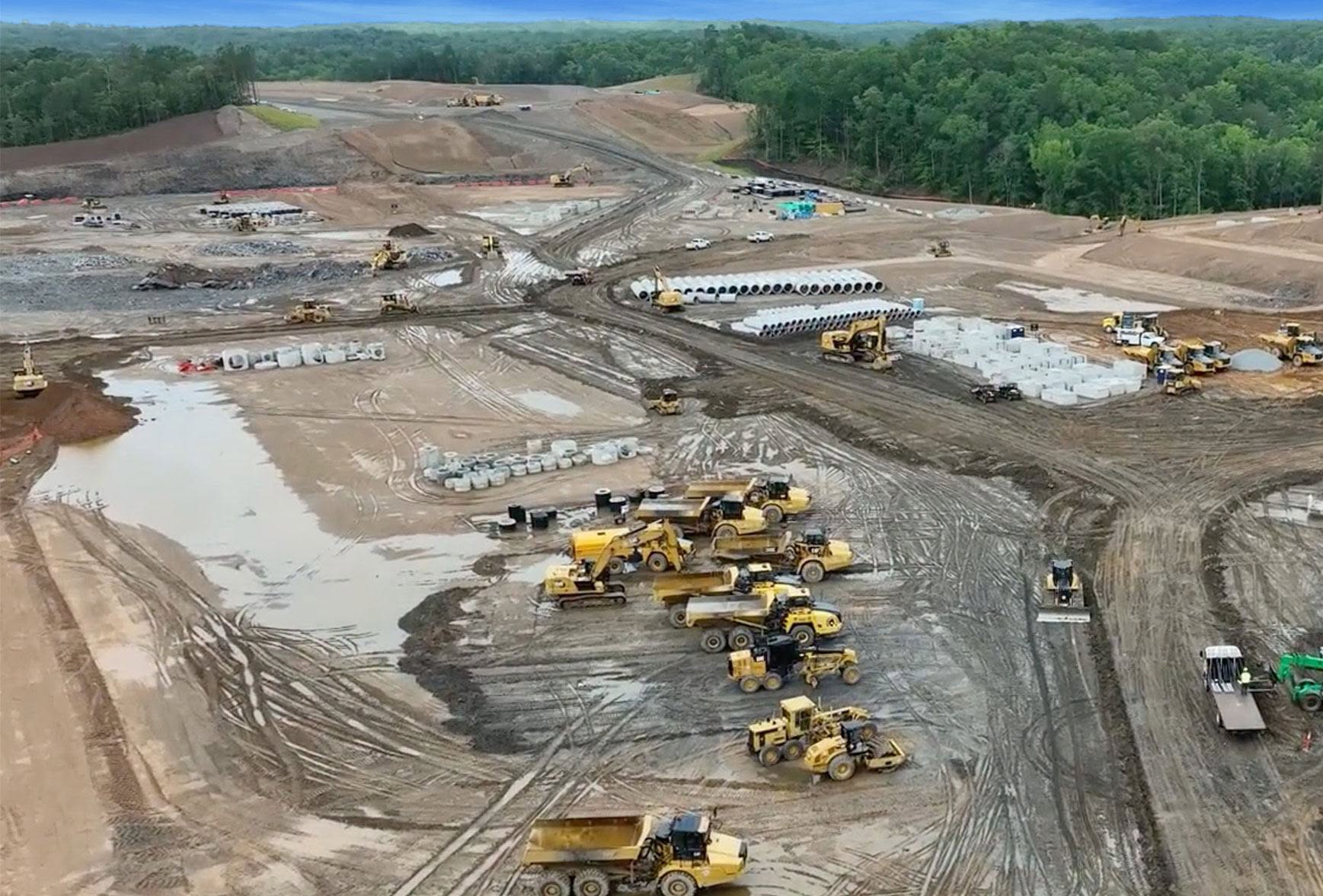 Ecologiștii contestă proiectul uriașului centru AI de la Luna: „Amplasamentul este complet greșit”. UN ONG avertizează asupra consumului de energie și apă
