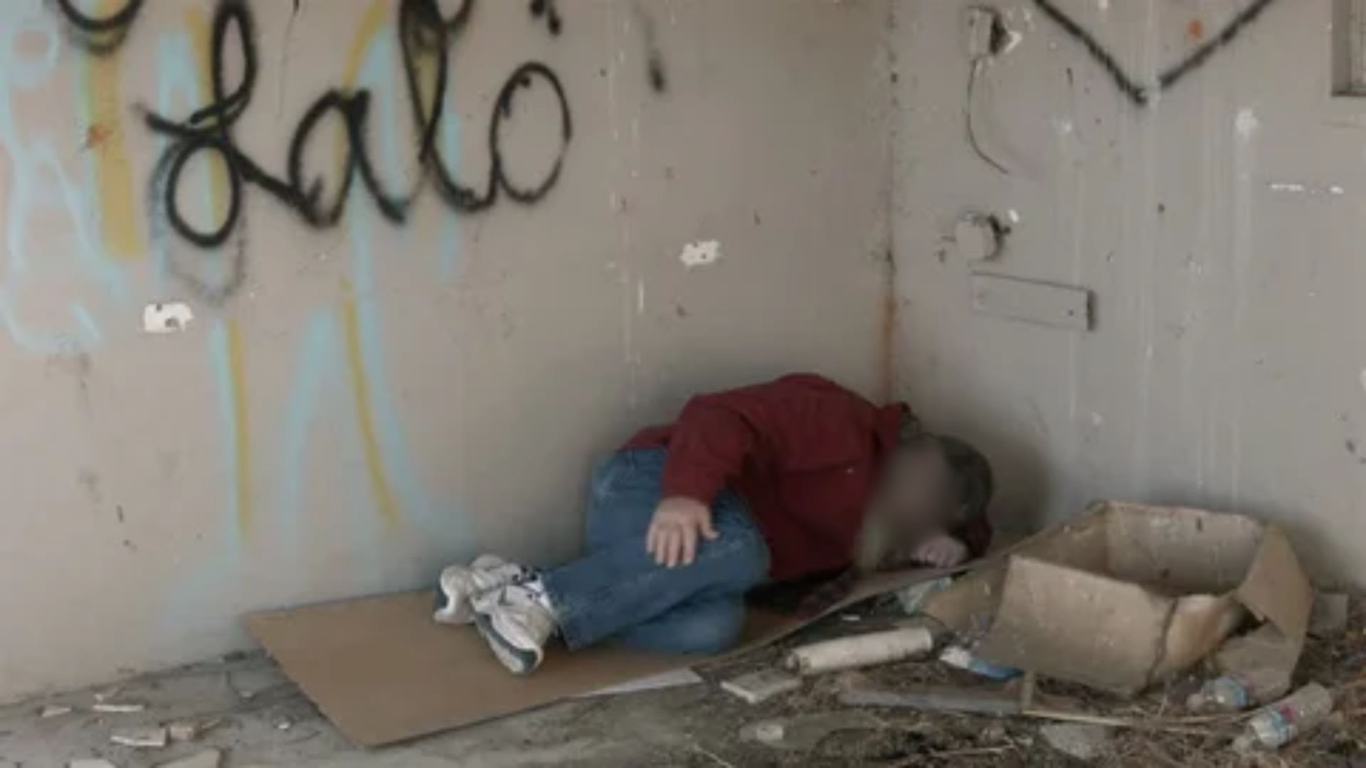 Clujean revoltat de situația unei case abandonate de pe Calea Dorobanților: „Persoane fără adăpost locuiesc acolo. Se adună gunoaie și oamenii se tem”