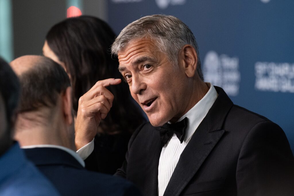 George Clooney și familia sa, nevoiți să evacueze locuința din Franța, din cauza incendiilor: „Nu știm dacă frumoasa noastră casă va supraviețui”