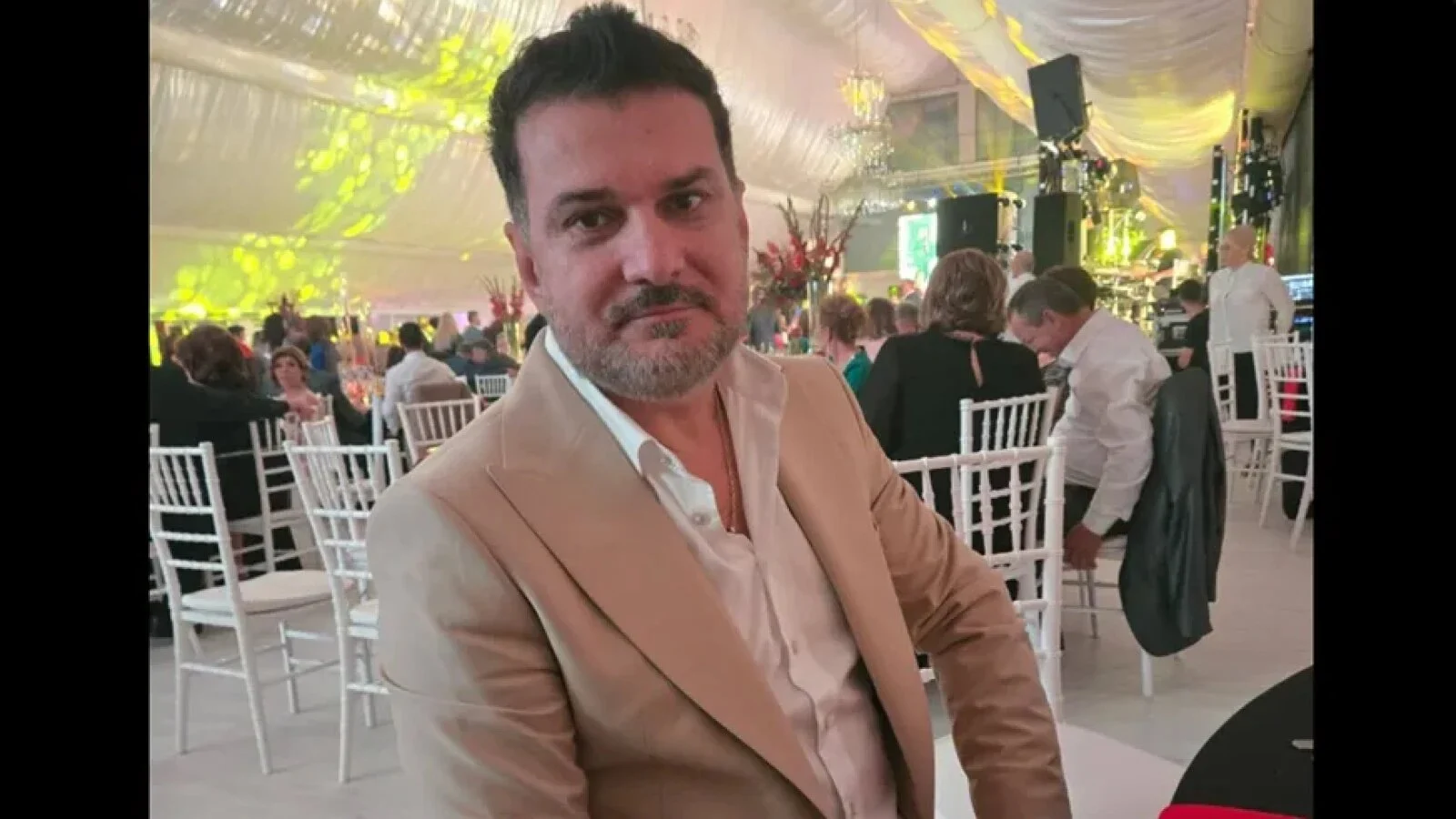 'Supărat, supărat sunt, Doamne, supărat': Adi de la Vâlcea, păgubit de o rețea de mașini de lux furate! Lăsat fără bolizi și mii de Euro