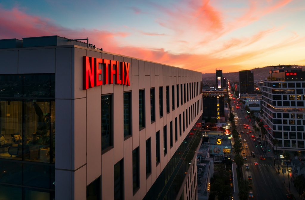 Netflix, dat în judecată după ce a fost furată o copie a thrillerului de spionaj „Fortitude”, cu Nicolas Cage, chiar din biroul companiei