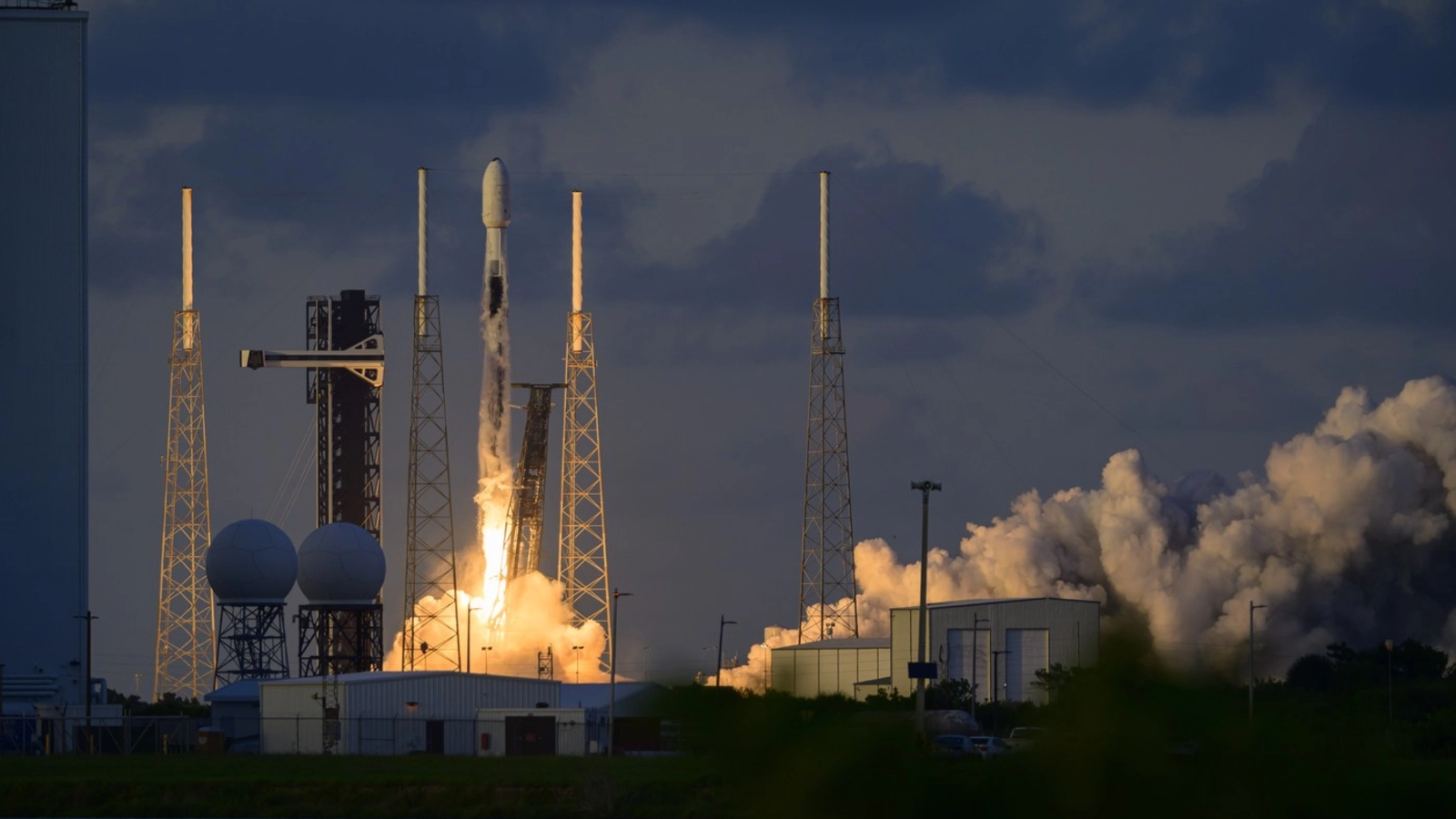 Un fragment dintr-o rachetă SpaceX va lovi Luna cu o viteză de aproximativ 8.700 km/h - Care vor fi consecinţele