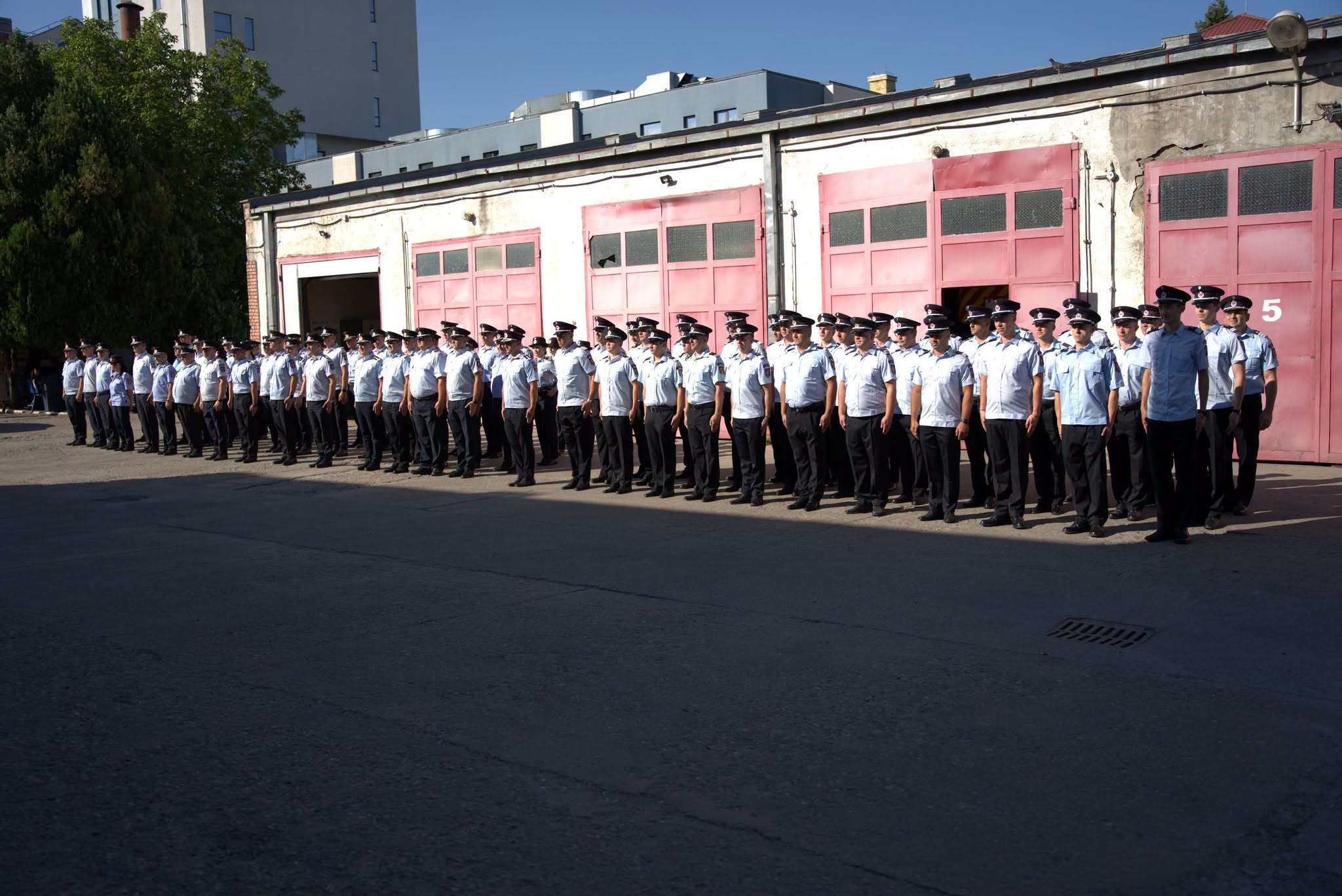 Momente de mândrie la ISU Cluj! Aproape 100 de pompieri au fost înaintați în grad