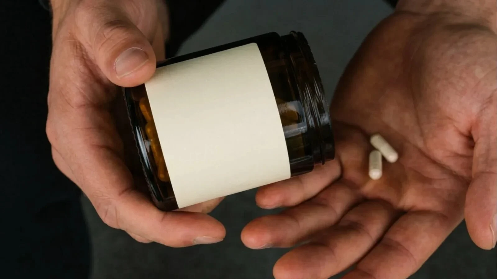 Suplimente contaminate cu testosteron: Un bărbat a făcut psihoză