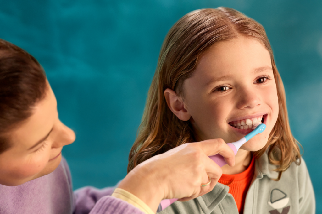 Statisticile care dor mai tare decât o carie. Schimbă viitorul împreună cu Philips Sonicare și Rețeaua Zâmbetelor!