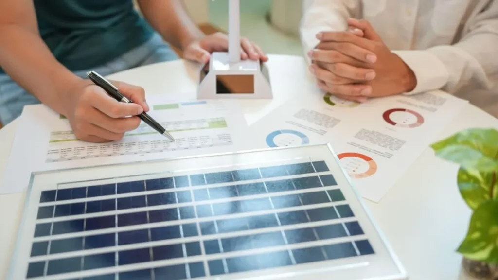 Tranziția energetică schimbă modelul de business al marilor producători / De ce nu mai este suficient doar să generezi energie