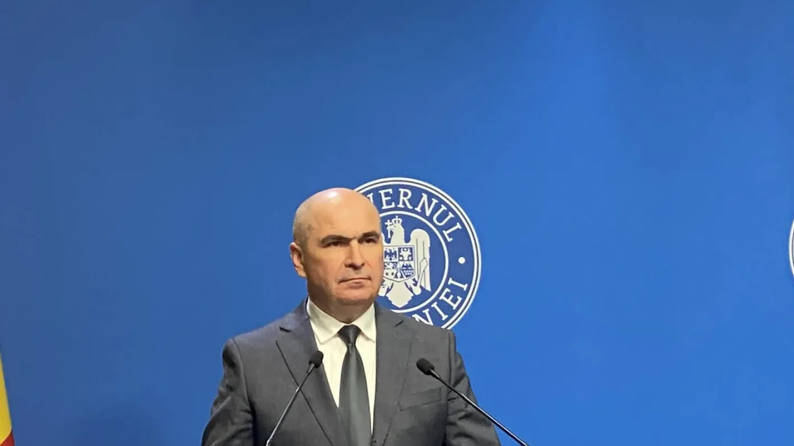 Bolojan: Guvernul pregătește limitarea consumului marilor companii, dacă reducerile voluntare nu vor fi suficiente. Dacia și Ford opresc producția