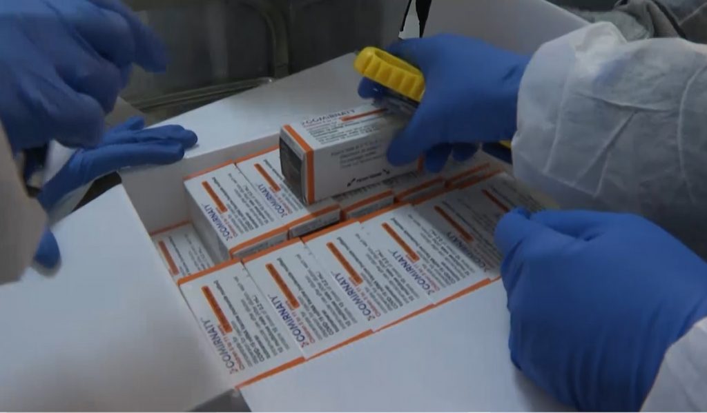 Polonia contestă o hotărâre a unui tribunal din Bruxelles care îi impunea să preia doze de vaccin Pfizer în valoare de 1,3 miliarde de euro