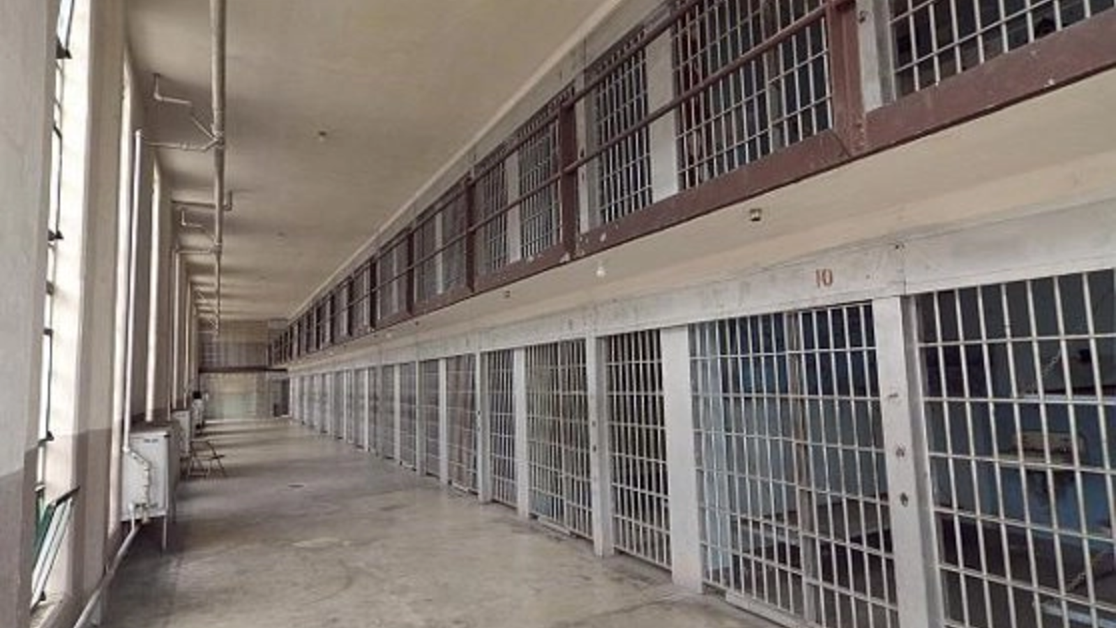 Mai mulți angajați de la Penitenciarul Giurgiu sunt vizați de o anchetă penală pentru purtare abuzivă, după ce un deținut a ajuns la spital în stare gravă