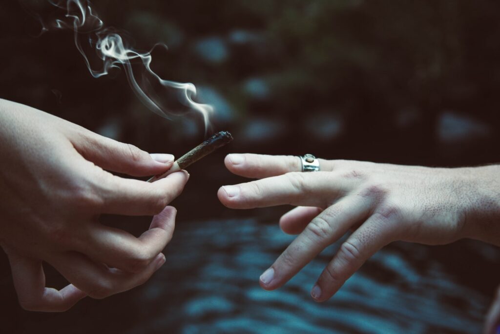 Consumul de marijuana a depășit consumul de țigări în SUA