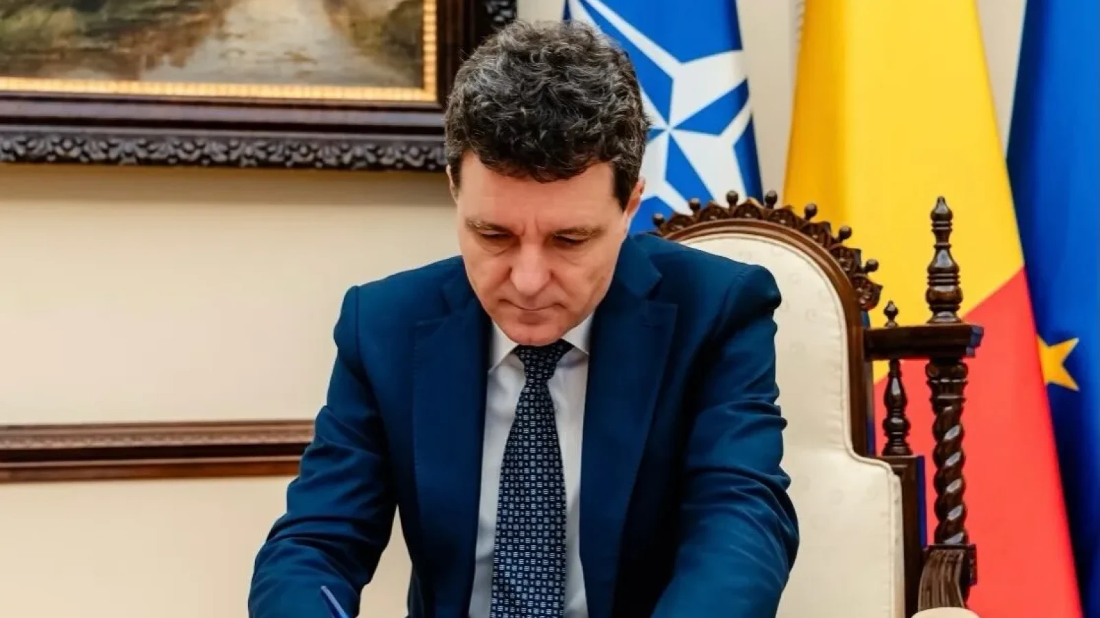 Nicușor Dan a promulgat legile privind criza carburanților și TVA redusă la locuințe: „Decizii care protejează românii”