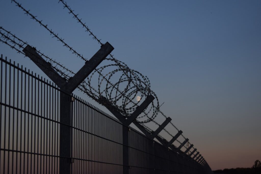Opt studenți au fost reținuți în Coreea de Sud după ce au încercat să pătrundă într-o bază militară americană