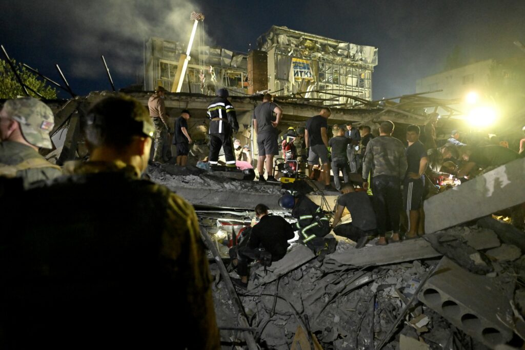 Ucraina ordonă evacuarea familiilor din Kramatorsk, reduta din Doneţk vizată de ofensiva rusă