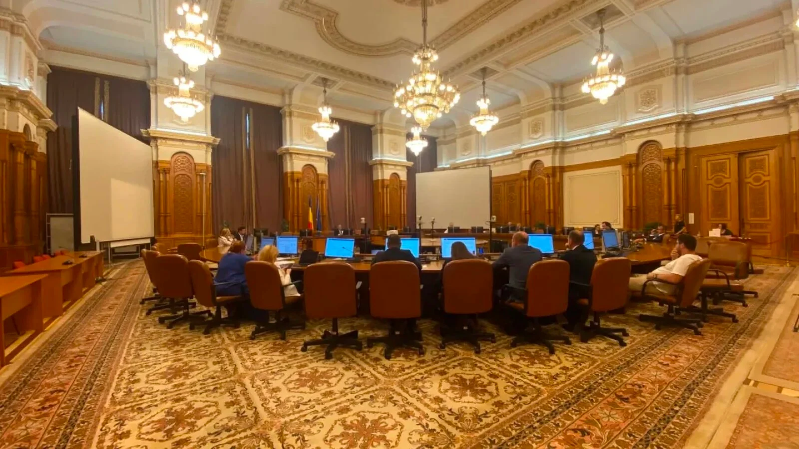 Alianțe PSD-PNL și USR-AUR, în Comisia Juridică, pe Legea biodiversității! Scandal legat de sintagma 'populație indigenă'
