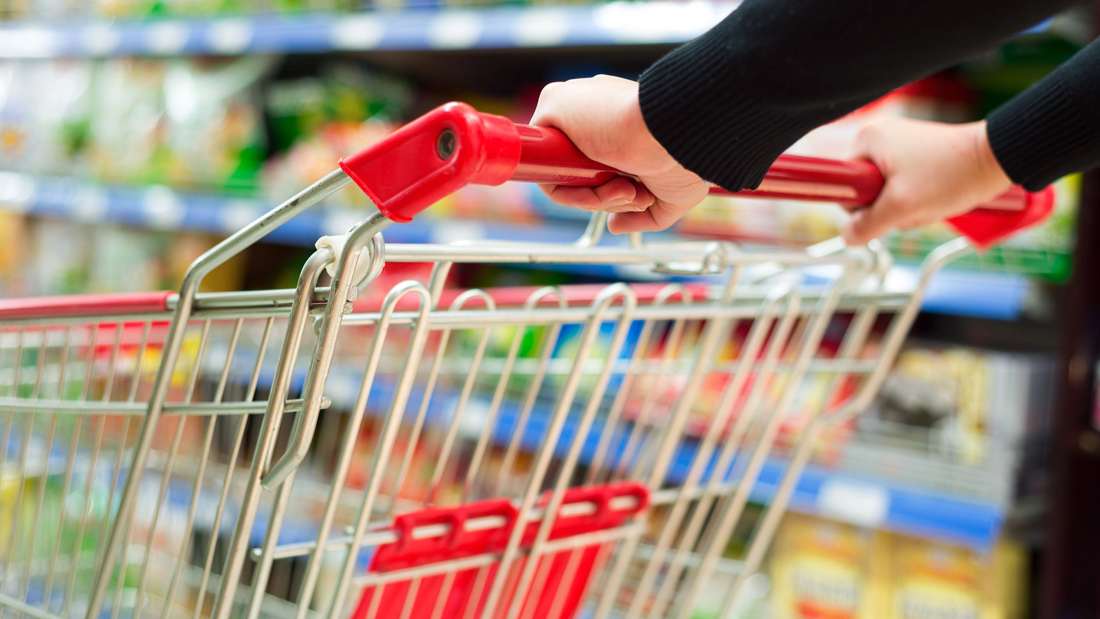 Lumea se îndreaptă spre un nou val de scumpiri la alimente, avertizează economistul-șef al FAO. Războaiele și El Niño creează 'furtuna perfectă'