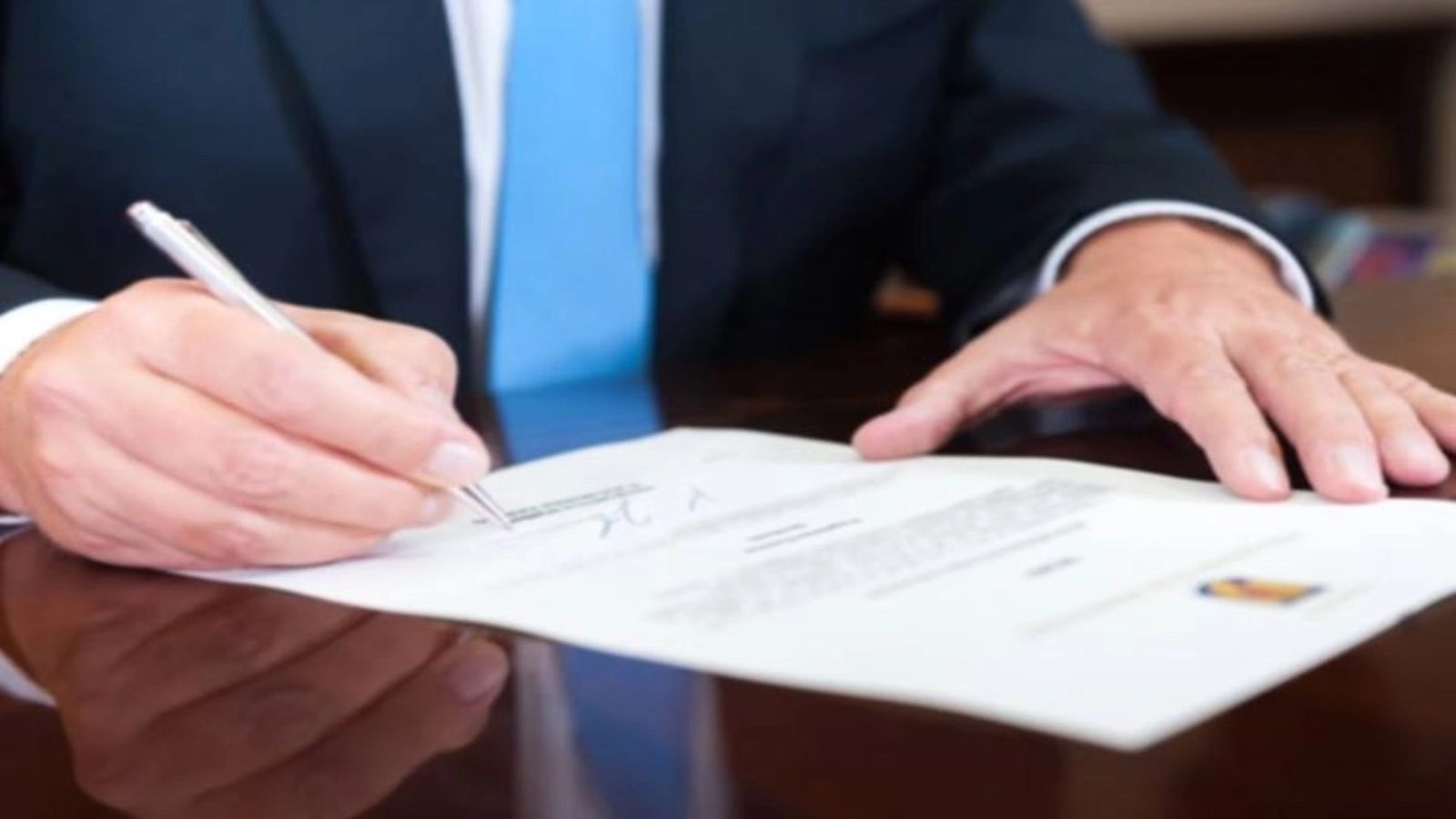 România a pupat ghiulul. Taxele pe pensii și salarii și cota TVA, obligații convenite la Washington printr-un Acord semnat pe 16 aprilie / DOCUMENT