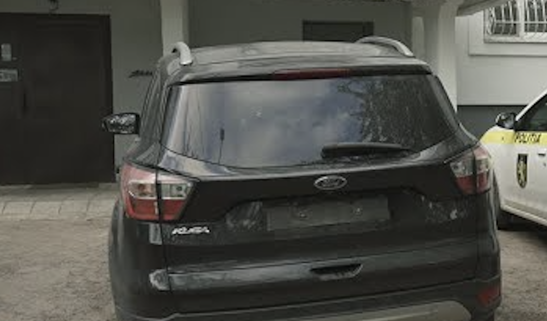 Mașina unui clujean a fost furată chiat din fața casei! Unde au găsit polițiștii mașina: Era abandonată pe o stradă și fără numere de înmatriculare