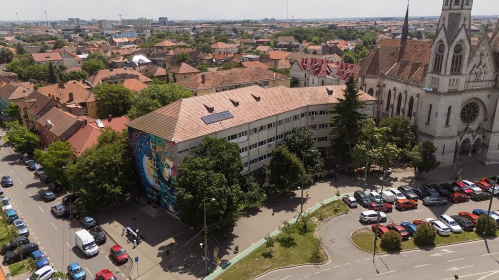 Trei școli din Timișoara vor avea curți mai verzi prin programul „iȘcoala Verde”