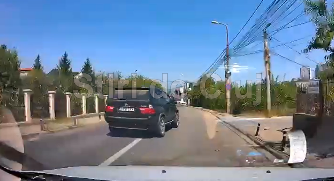 VIDEO. Depășirea anului la Cluj: Gonea cu BMW-ul de parcă era avion. „Avea între 120 și 150 km/h. Dacă nu frânam și eu, și celălalt șofer, ne omora”