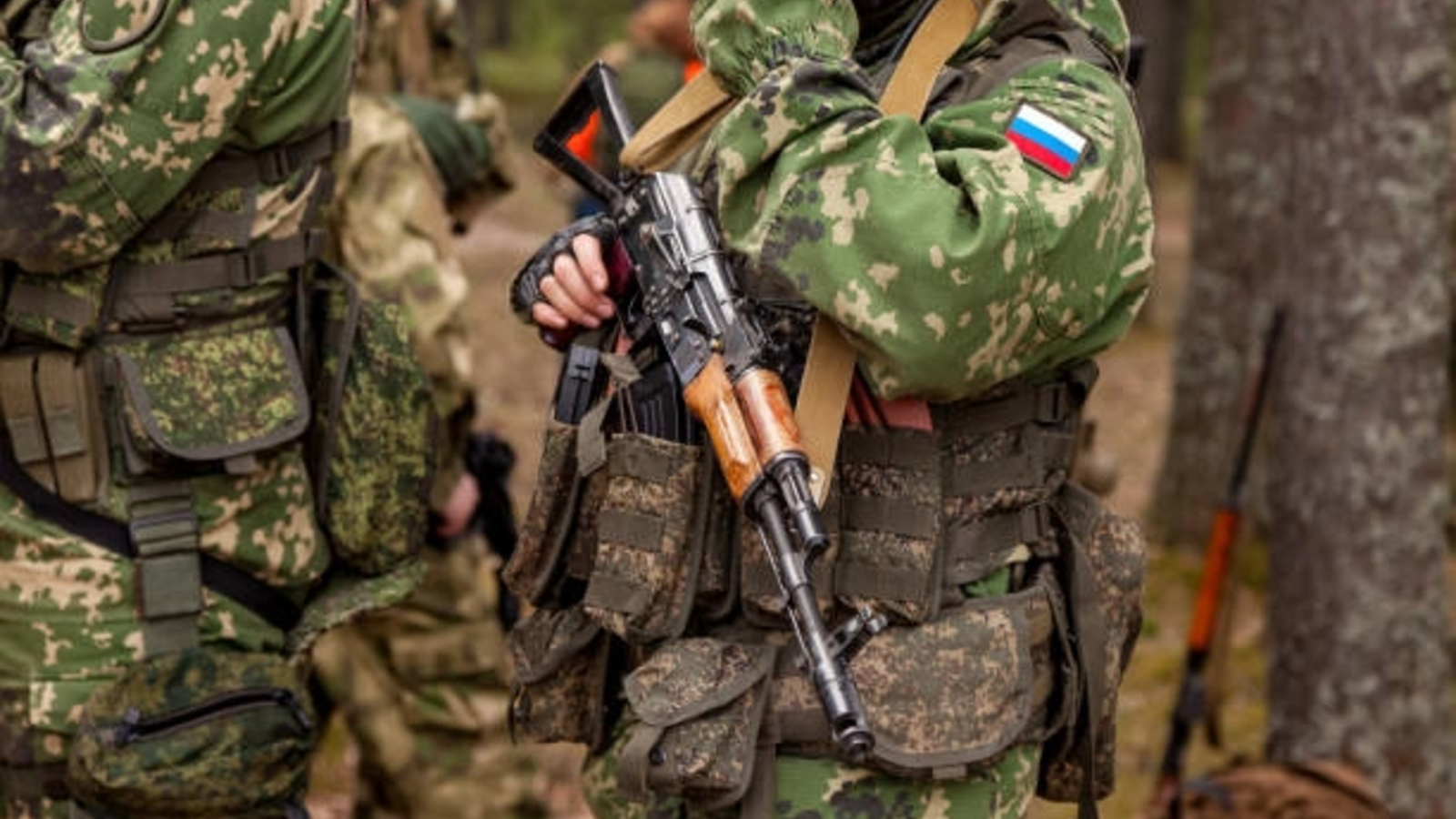 Firmele din Rusia se văd obligate să mărească salariile doar ca să nu le plece oamenii în armată pe bani mai mulți