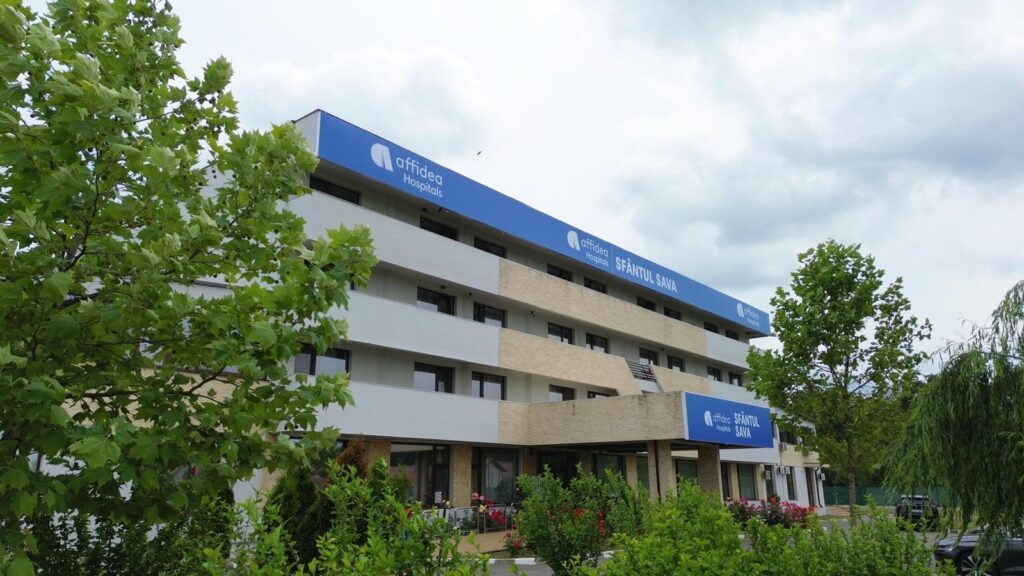 Recuperarea medicală după intervenția chirurgicală la coloana vertebrală necesită monitorizare permanentă și o strategie profesionistă de tratament, ce nu pot fi asigurate acasă