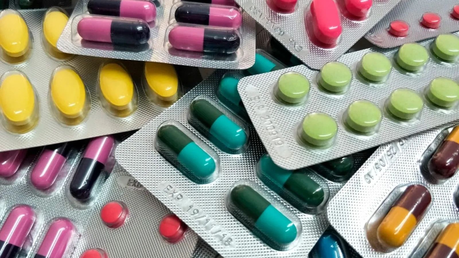 Colebilul și încă un medicament, retrase din farmaciile din țară. Explicațiile transmise de Agenția Medicamentului