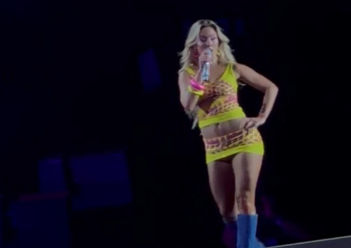 VIDEO. Mișcările Zarei Larsson care i-au înnebunit pe clujeni. Show exploziv în fața unui stadion neîncăpător, plin ochi de fani români și străini