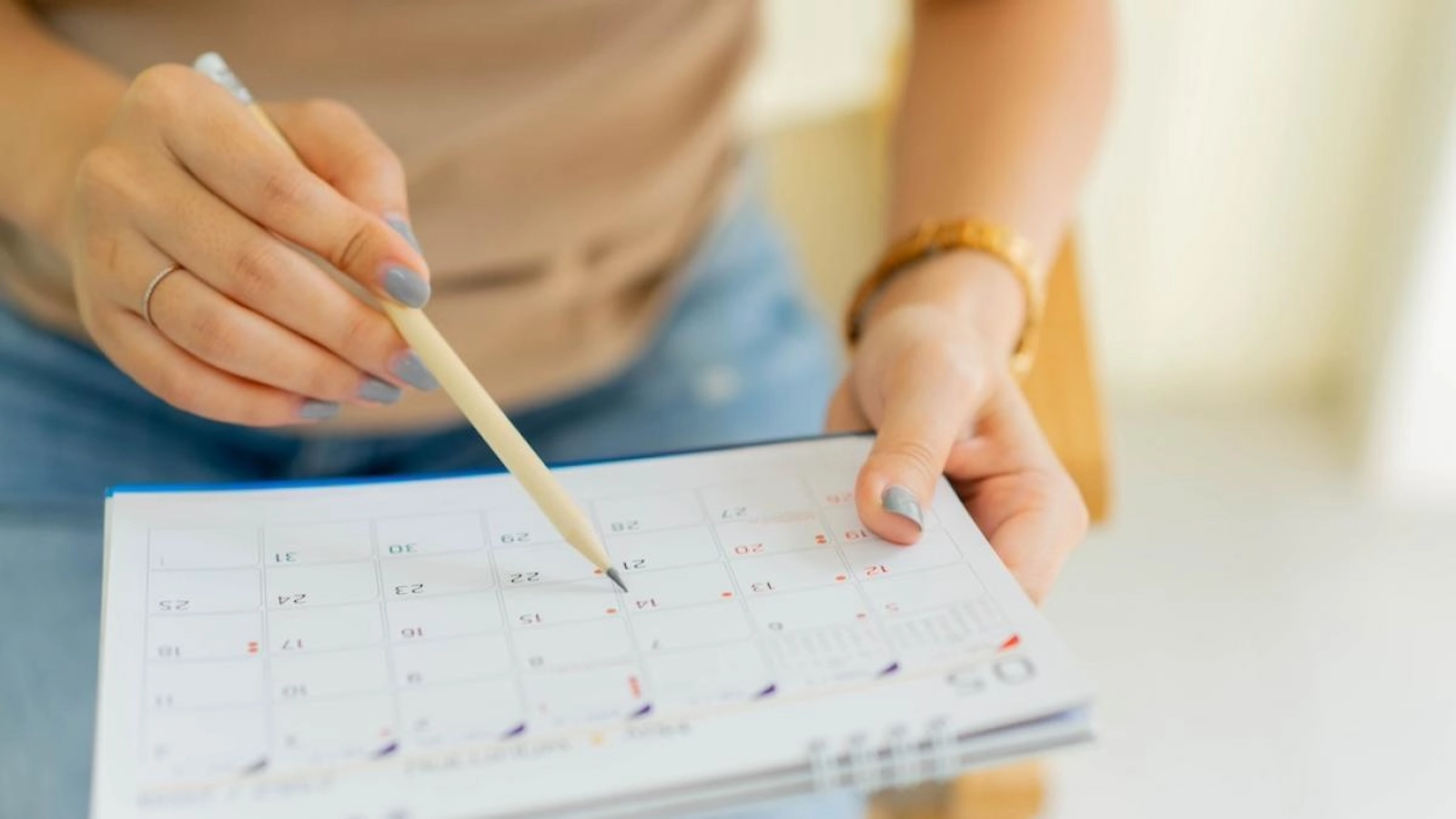 Adio, minivacanțe! Finalul lui 2026 și tot anul 2027 vor fi de coșmar. Paștele și 1 Mai pică în același weekend, dar și alte zile libere vor fi ”tăiate”