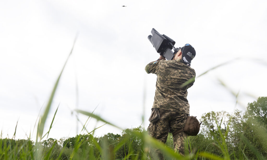 Studiu: Europa nu este suficient pregătită să contracareze atacurile cu drone atribuite Rusiei. IISS a analizat 144 de incidente în 12 state NATO și Irlanda