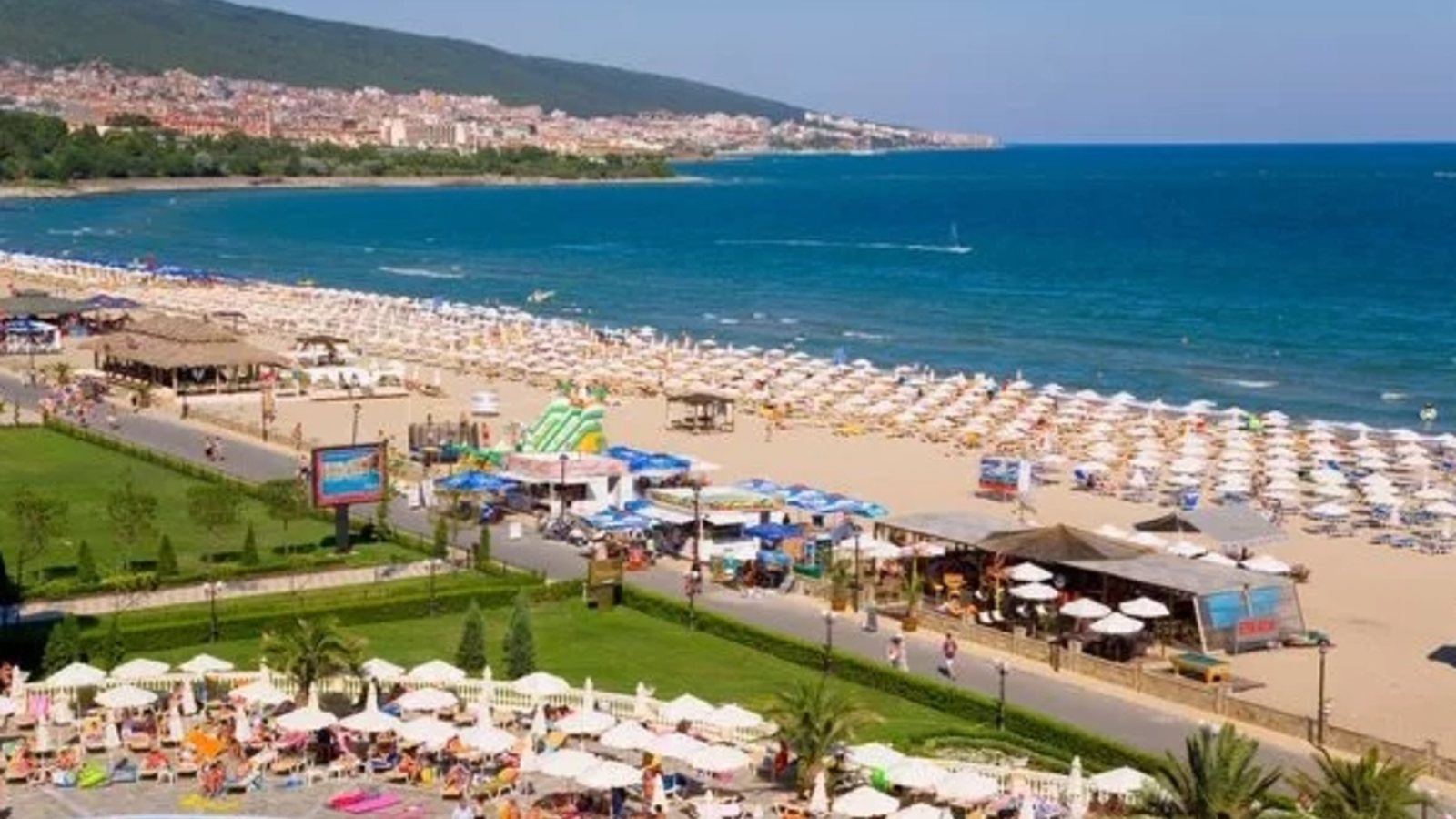 Vacanța all-inclusive de peste 3.500 de euro în Bulgaria, terminată înainte să înceapă. Agenția i-a anunțat prins SMS: 'Nu mergeți la aeroport, vă anulăm călătoria!'