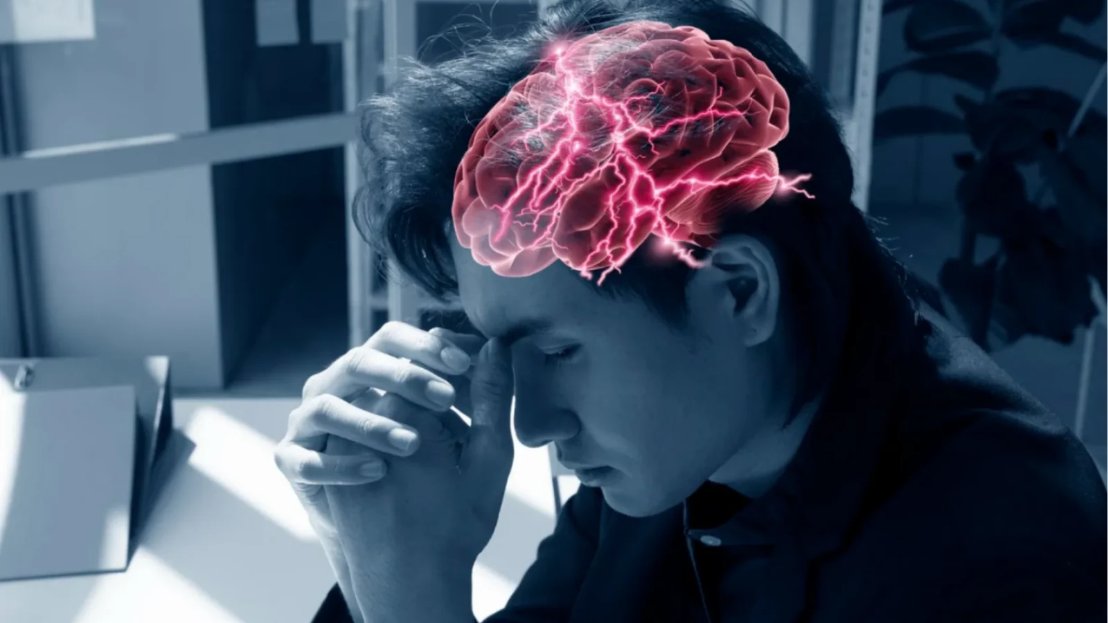 Canicula ne 'încețoșează' creierul: Un medic neurolog explică 'brain fog', fenomenul care afectează tot mai mulți oameni în zilele toride de vară