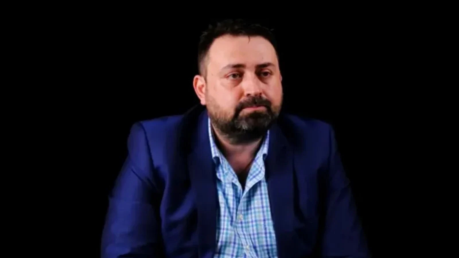 Filmul incidentelor provocate de procurorul Bucurică: Știa că nu mai are permis de port-armă, dar totuși s-a dus înarmat pe terasă. A tras când au venit poliștii și a dat cu spray lacrimogen