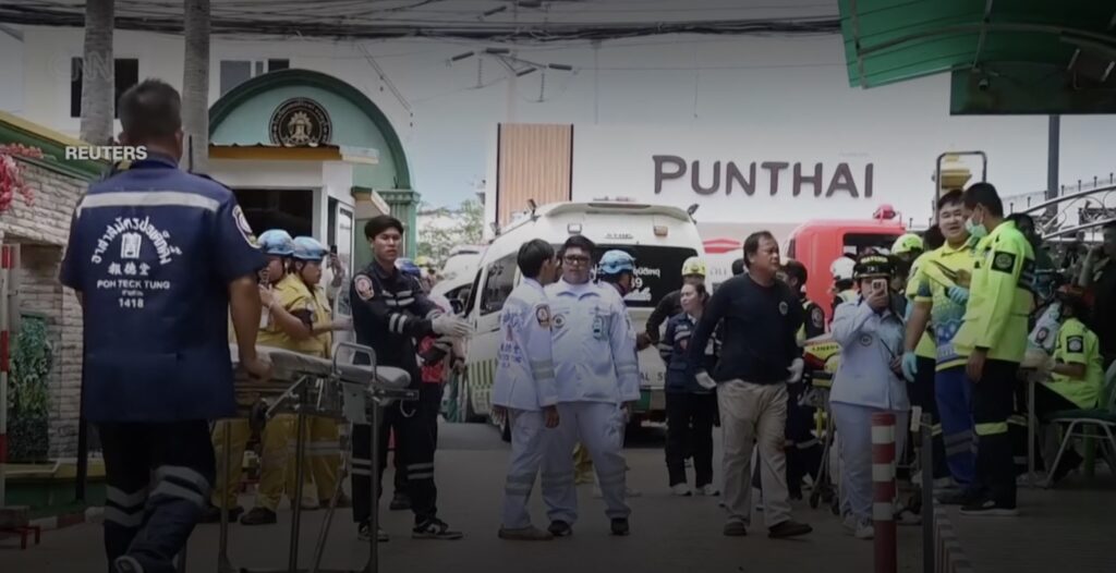 Thailanda suspendă achiziţiile de arme după ce un adolescent de 14 ani a ucis nouă oameni cu un pistol