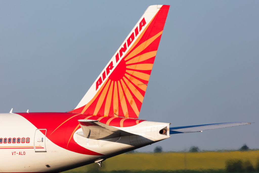 Comandantul unui avion al Air India care a pierdut brusc altitudine, pozitiv la marijuana în urma a două teste / 13 pasageri și 4 membri ai echipajului au fost răniți