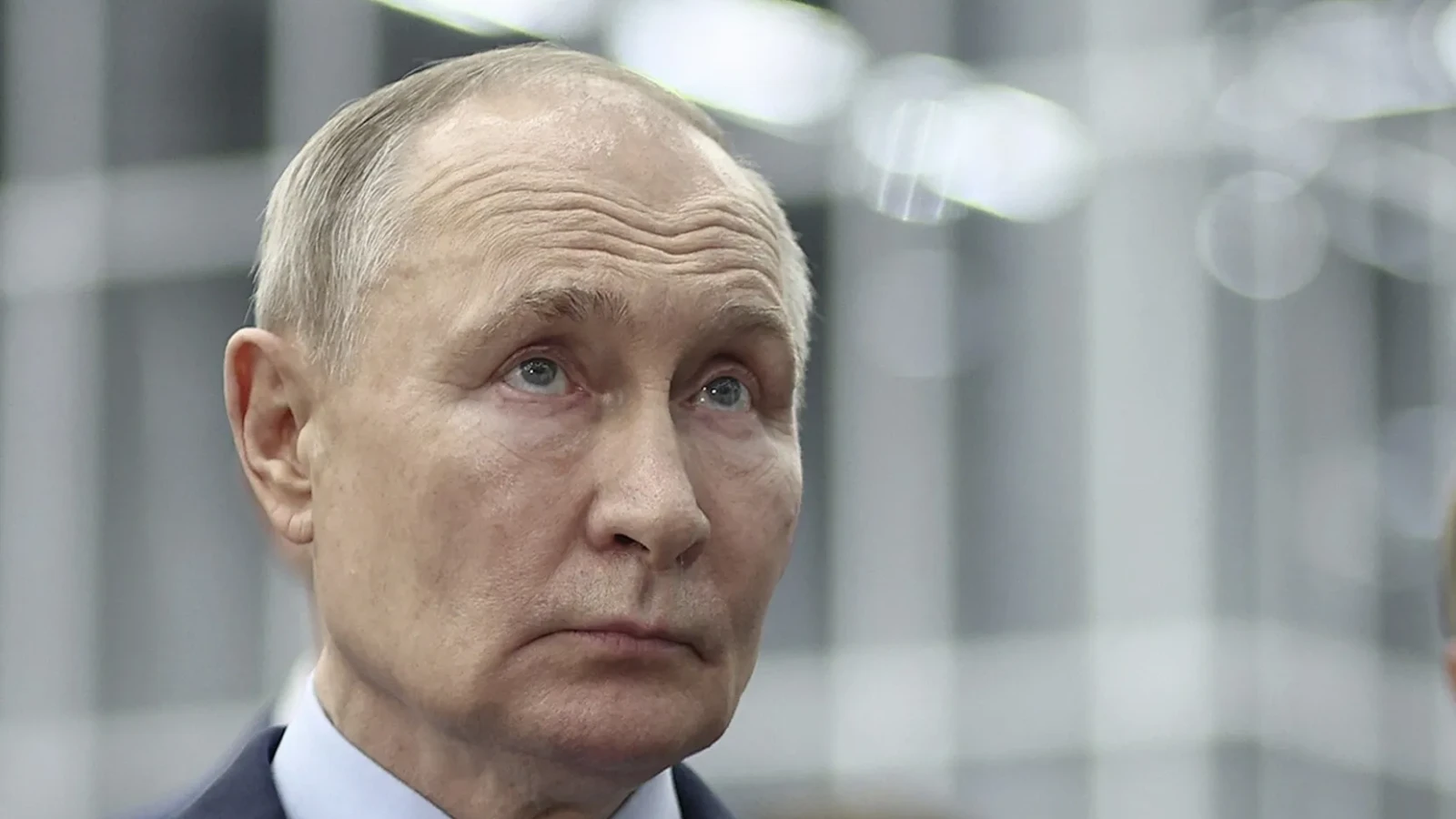 VIDEO Ucraina a ajuns la un pas de casa lui Vladimir Putin. Armata a distrus sistemul S-400 care păzea palatul de la Gelendzhik
