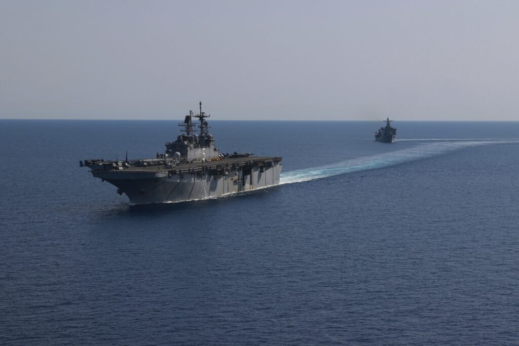 Armata SUA deschide focul asupra unei nave care încerca să ajungă într-un port iranian