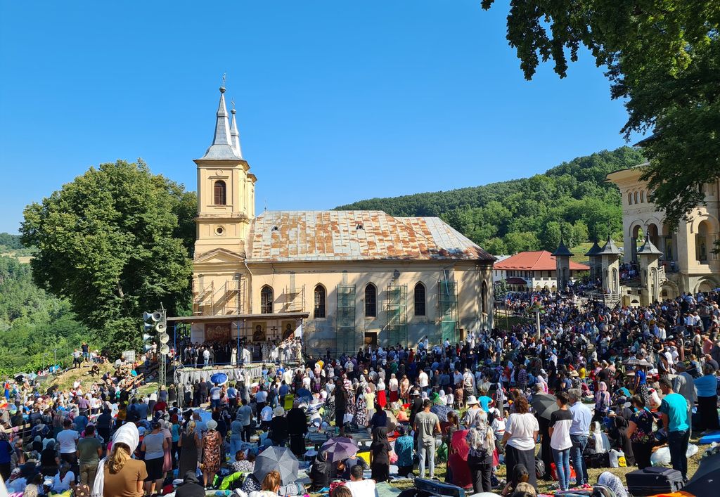 Începe pelerinajul de la Mănăstirea Nicula. Care este programul slujbelor și al procesiunii