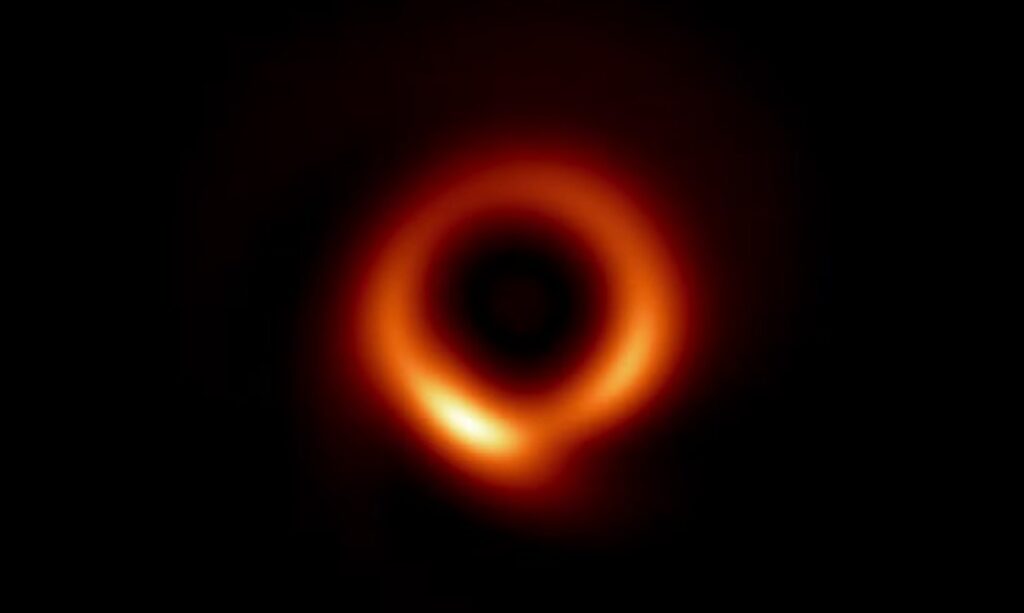 Astronomii au identificat un posibil nou tip de obiect cosmic: o „stea” cu o gaură neagră în centru / Descoperirea ar putea explica misterioasele „Little Red Dots”