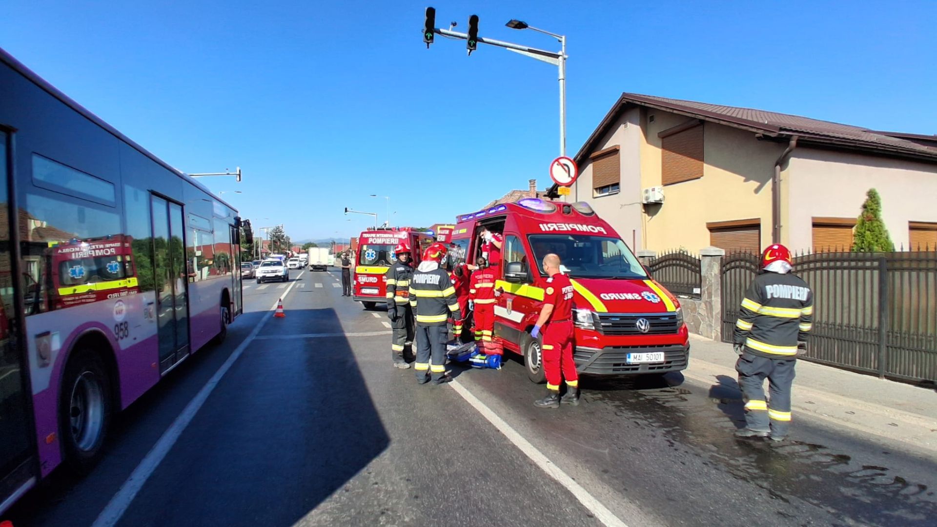 Tragedie în Cluj! Un șofer de aproximativ 70 de ani a fost găsit în stop cardiorespirator în cabina unui TIR: Din păcate, a murit la scurt timp
