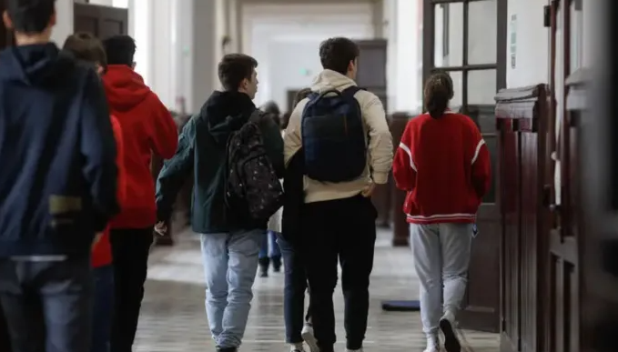 Evaluarea Națională și Bacalaureatul 2027 vin cu schimbări! Când vor avea loc examenele și cum se modifică evaluarea lucrărilor