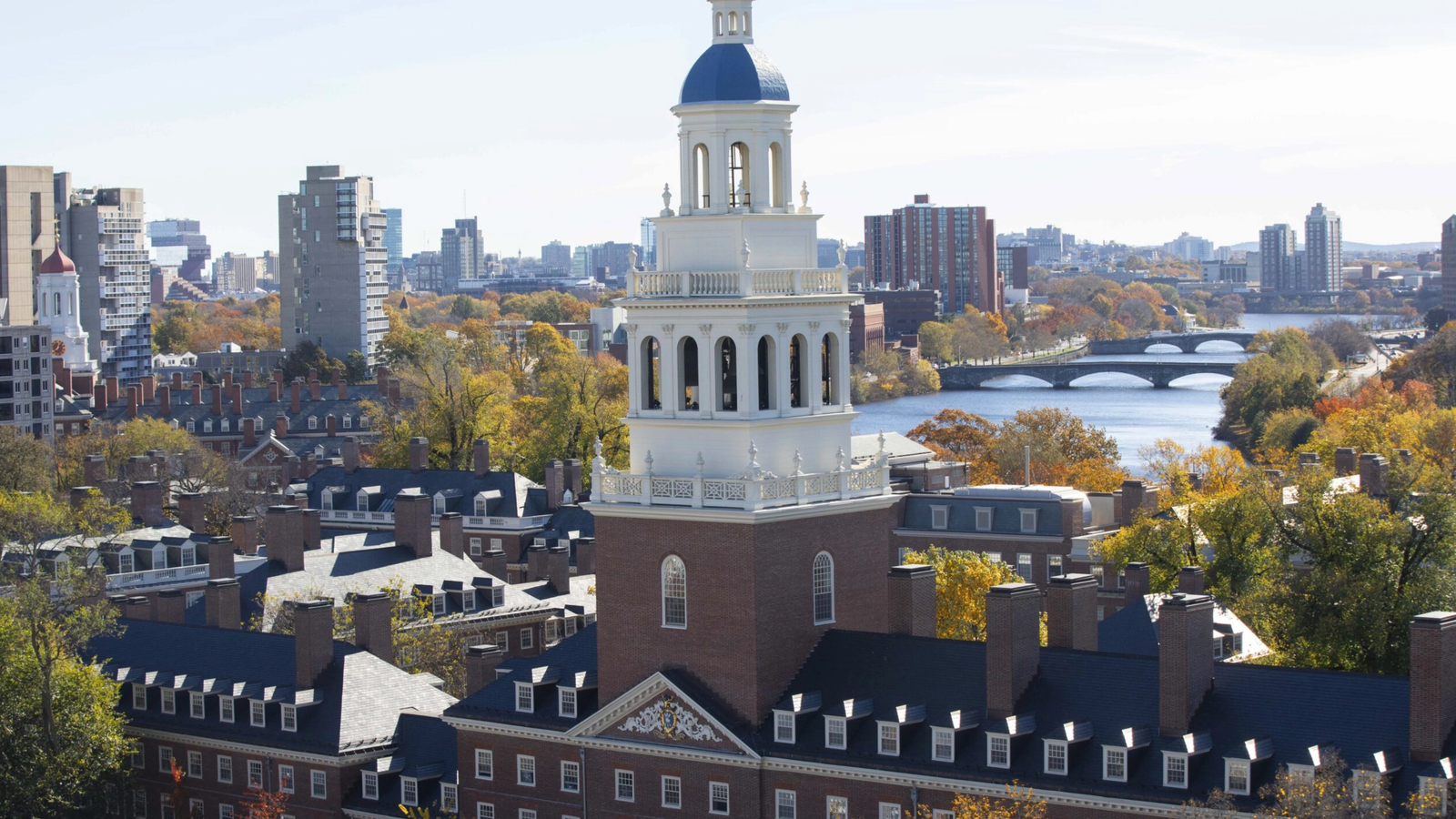 Harvard obține o nouă victorie în instanță împotriva lui Donald Trump