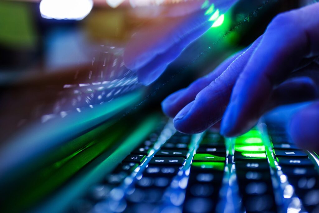 ANALIZĂ Hackerii apei. Cine și de ce atacă rețelele potabile ale Americii?