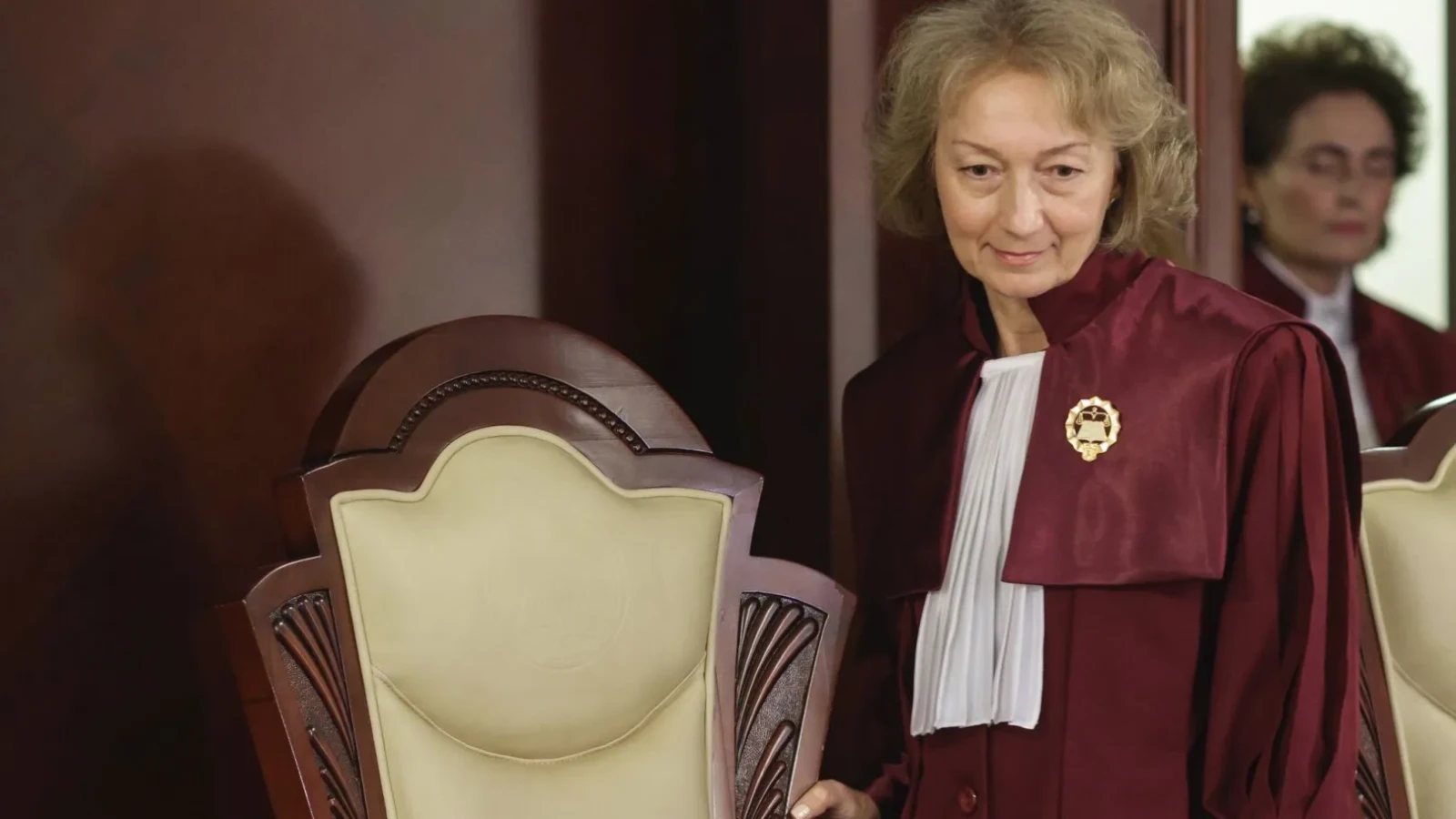 Simina Tănăsescu, întâlnire secretă cu Bolojan înainte ca CCR să judece legile cu miză de miliarde din PNRR (surse)