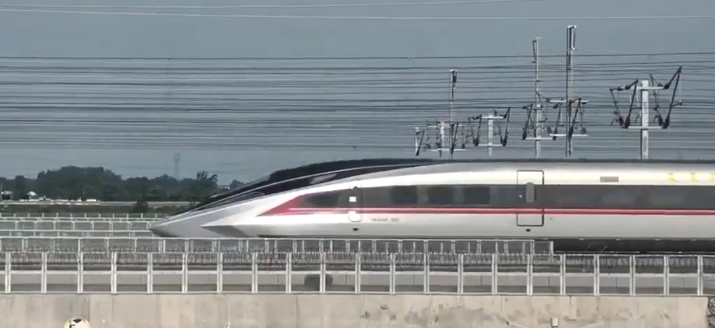 VIDEO Un tren experimental cu propulsie magnetică realizat în China a atins 800 km/h în doar 5,3 secunde