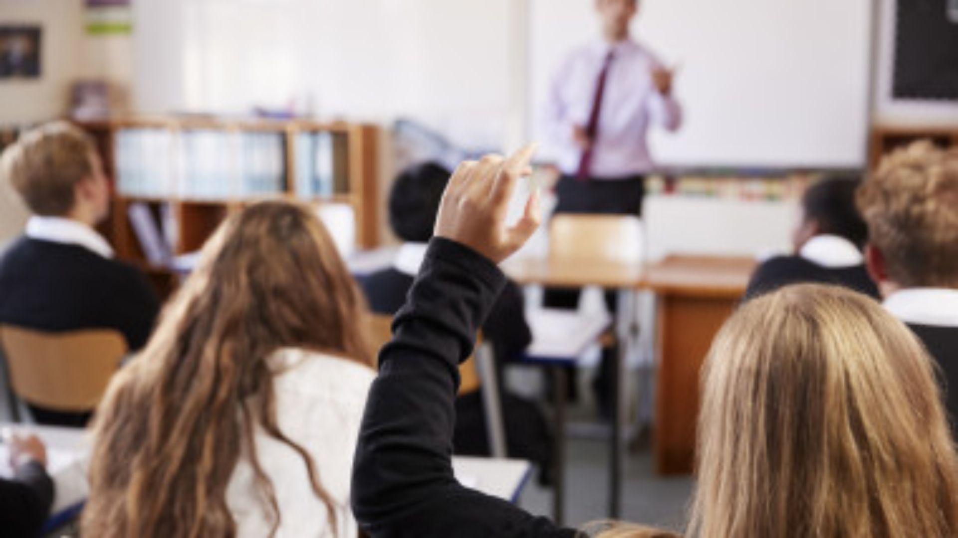 Profesorii nu mai vor să fie singuri în fața violenței! Declic cere legi mai dure și protecție reală pentru profesorii amenințați sau agresați