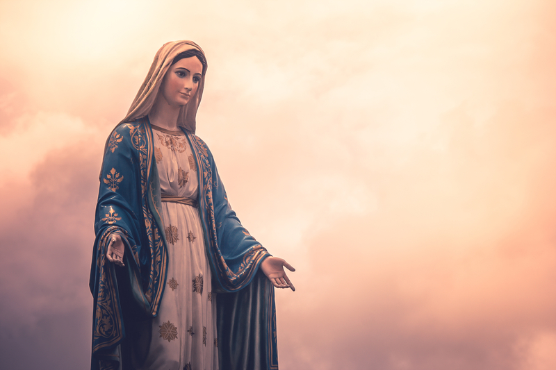 Cea mai înaltă statuie a Fecioarei Maria din Europa a fost inaugurată în Polonia cu elicoptere și petale de trandafiri